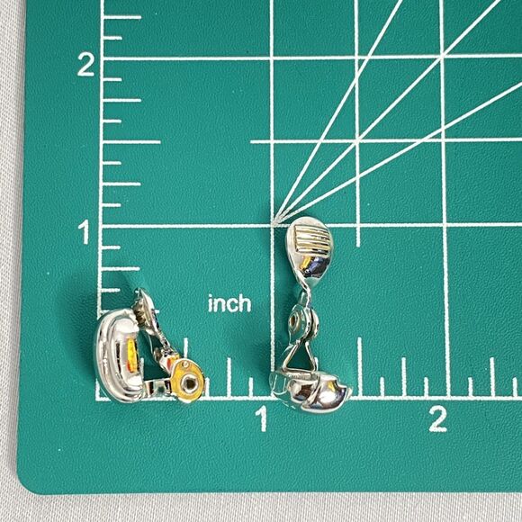 Monet Tiny Earrings Silvertone Art Deco Stud Clip Ons - Picture 9 of 9